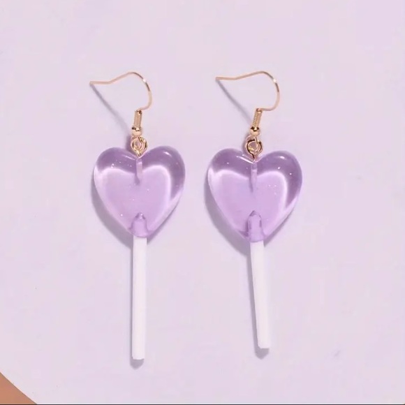Boutique 💜 Purple Heart Sucker Earrings with Gold Hook - Picture 1 of 2